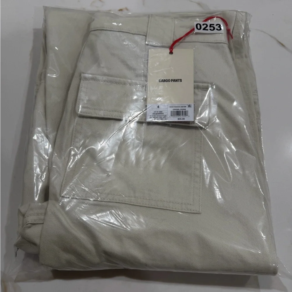 Woolrich × Target Women's Mid-Rise Barrel Leg Cargo Denim Pants Cream Sizes 2-12 - Picture 12 of 15